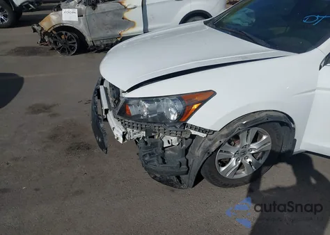 2010 Honda Accord 2.4 Lx из США, поврежденный, VIN 1HGCP2F36AA013824